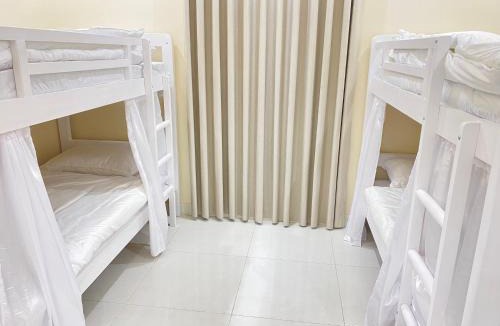 Sari Street Hostel | 12H Hostel JED سكن مشترك للسياح فقط