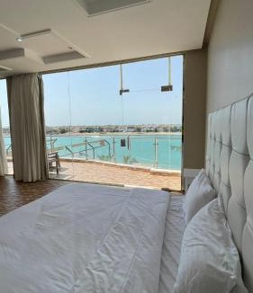 Dhahban Ski Chalet | فيلا السعادة بشاطي خاص درة العروس