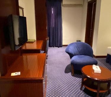 Unaizah Hotel | فندق عنيزة الحديث