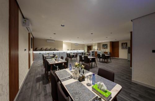 Abha Hotel | فندق مشارف ابها