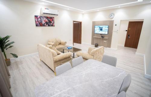 Al Aziziyah Apartment | Blue Tower Hotel Apartments