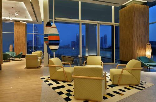 Manama Hotel | Hilton Garden Inn Bahrain Bay