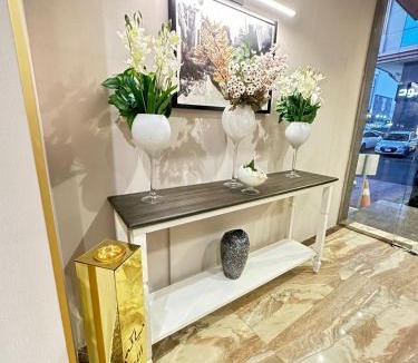 Al Bawadi Apartment | نييف للشقق المخدومة