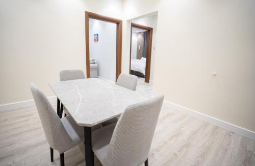 Al Aziziyah Apartment | Blue Tower Hotel Apartments