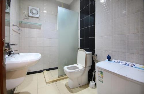Hera Street Apartment | Modern Jumeirah