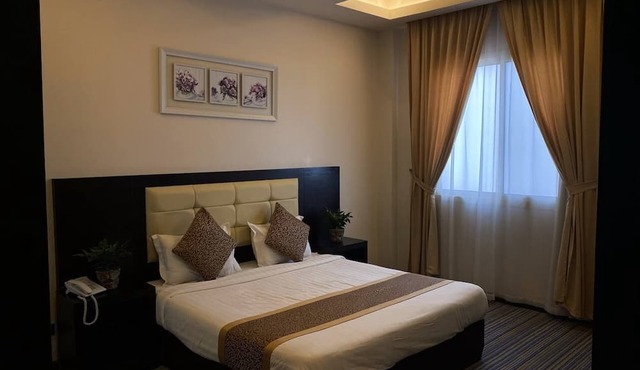 LANDMARK HOTEL - SARI