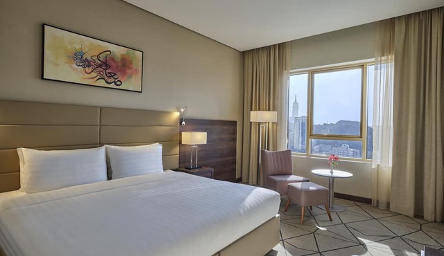 Wirgan Al Noor, Tapestry Collection by Hilton