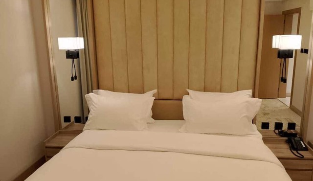Hyat Town