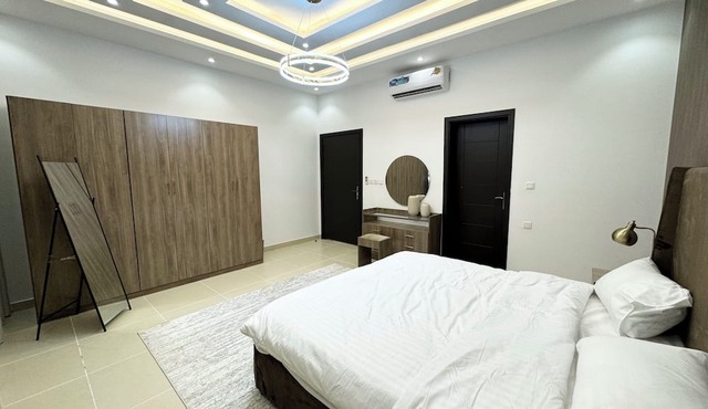 Makkah Modern Luxurious Apartment Near Haram With Living and Full Kitchen