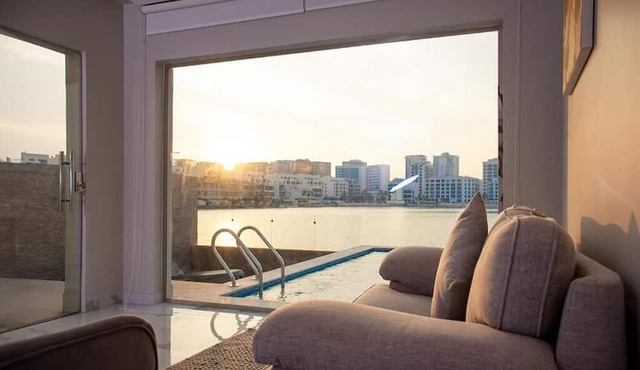 Sealoft Villas