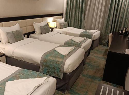 Open hotel in Mecca