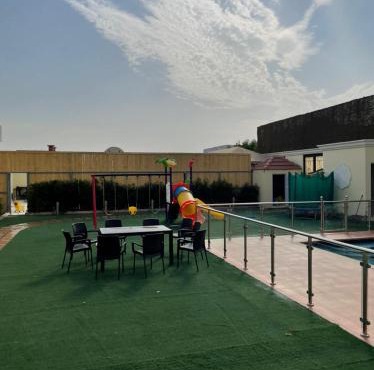 Lavender VIP Resort in Al Kura