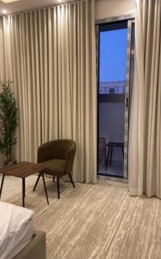 استوديو فاخر ببلكونة بحي السلام ووصول ذاتي in Riyadh