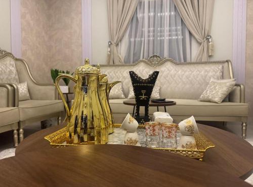 دور فخم كامل 6 غرف بحوش خاص ومدخل سيارة in Taif