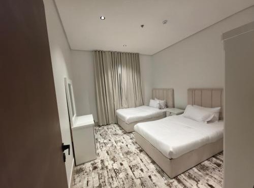شقة راقية مجهزة بالكامل في الطابق الثامن in Al Khobar