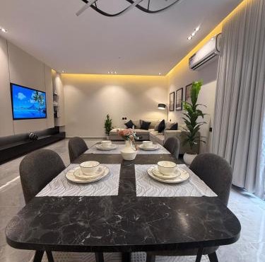 Jacuzzi Retreat Spacious & Patio in Riyadh