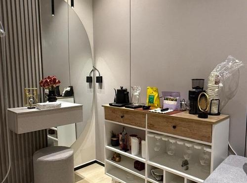 استديو انيق باب ذكي Elegant studio with smart entrance in Al Raka neighborhood