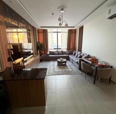 Modern & Elegant Fully Equipped Apartment